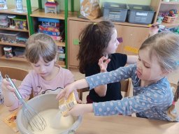 Čtyřlístek - PEČEME JEHŇÁTKO