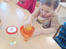 Čtyřlístek - PEČEME JEHŇÁTKO