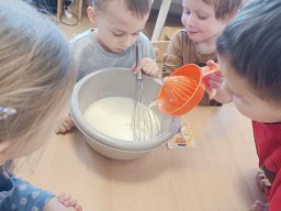 Čtyřlístek - PEČEME JEHŇÁTKO