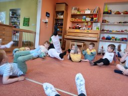 Oči, uši, pusu, nos máme pro radost