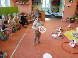 Oči, uši, pusu, nos máme pro radost