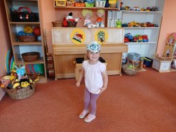 Oči, uši, pusu, nos máme pro radost