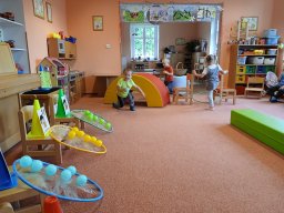 Oči, uši, pusu, nos máme pro radost