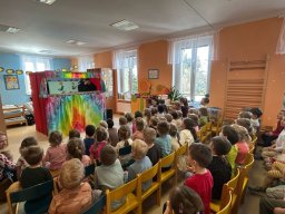 DIVADLO KOLOBĚŽKA - BAREVNÁ POHÁDKA