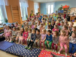 DIVADLO KOLOBĚŽKA - BAREVNÁ POHÁDKA