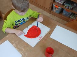 CO SE DĚJE V TRÁVĚ A U RYBNÍKA