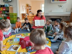 BŘEZEN MĚSÍC KNIHY