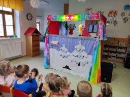 O VESELÉM VÁNOČNÍM STROMEČKU