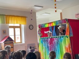 Divadlo Koloběžka - Pruhovaná pohádka