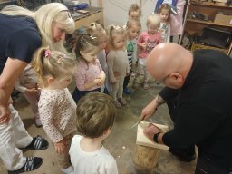 Ten dělá to a ten zas tohle